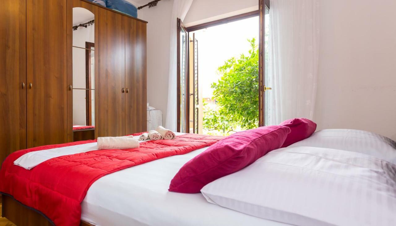 Apartments Iva Brstilo Omiš Εξωτερικό φωτογραφία